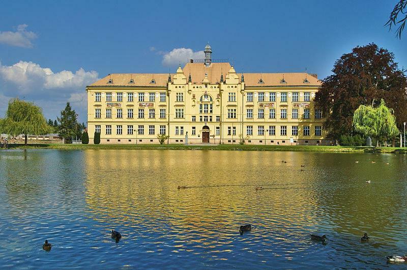 Apartman Za-Ka 1 Ubytovani Litovel Cervenka Buitenkant foto